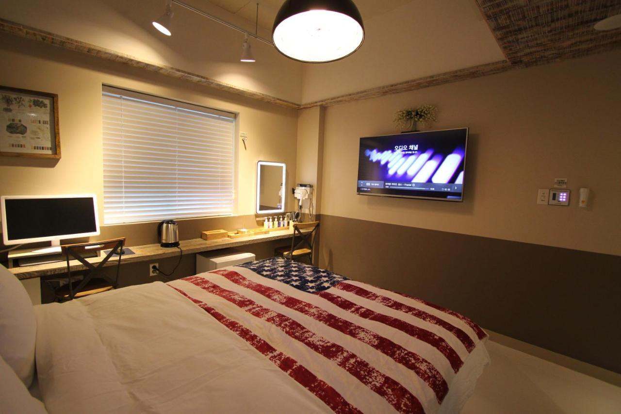The First Snow Hotel Daegu Bagian luar foto
